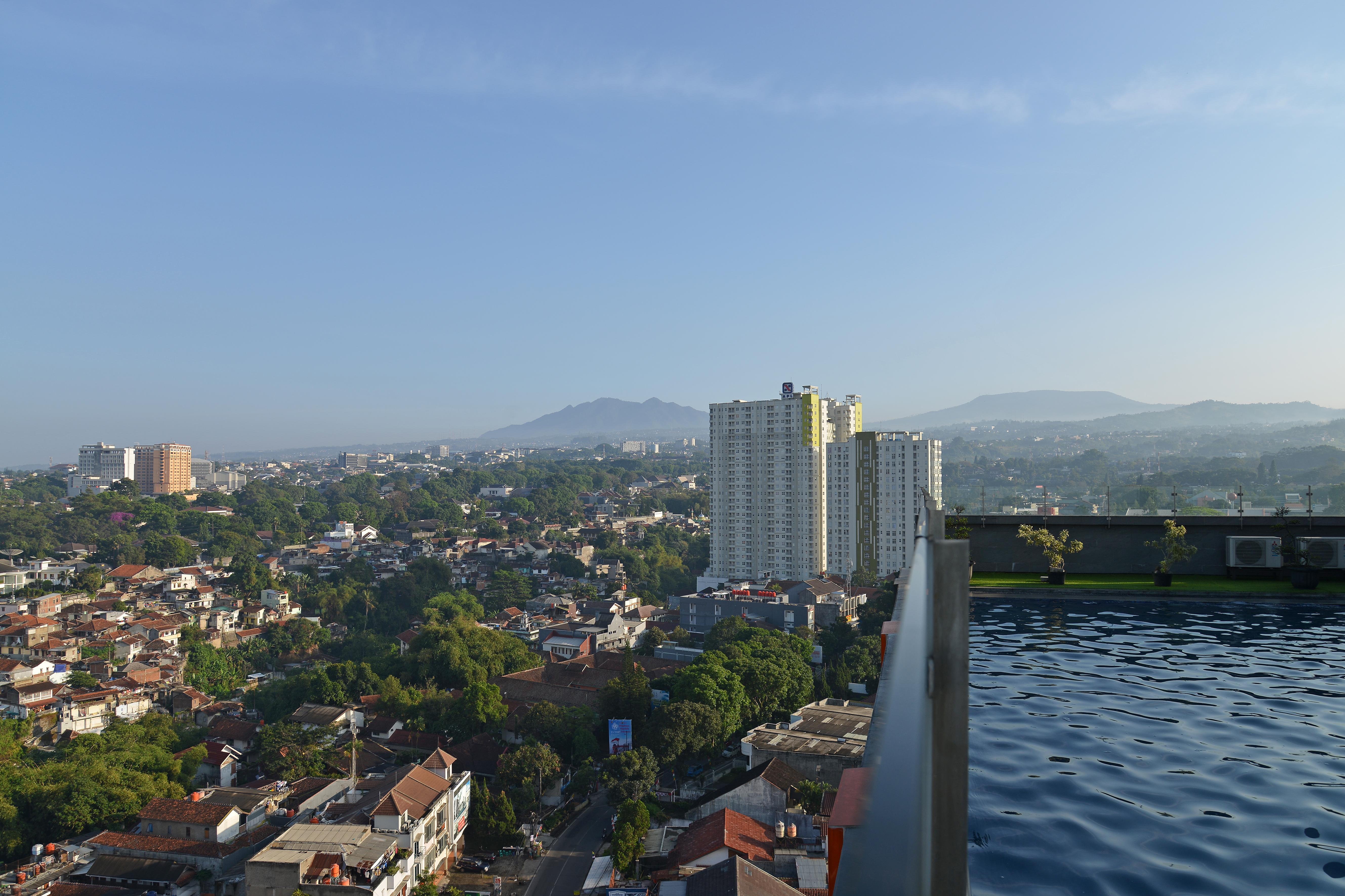 Harris Hotel & Conventions Ciumbuleuit Bandung Exteriör bild
