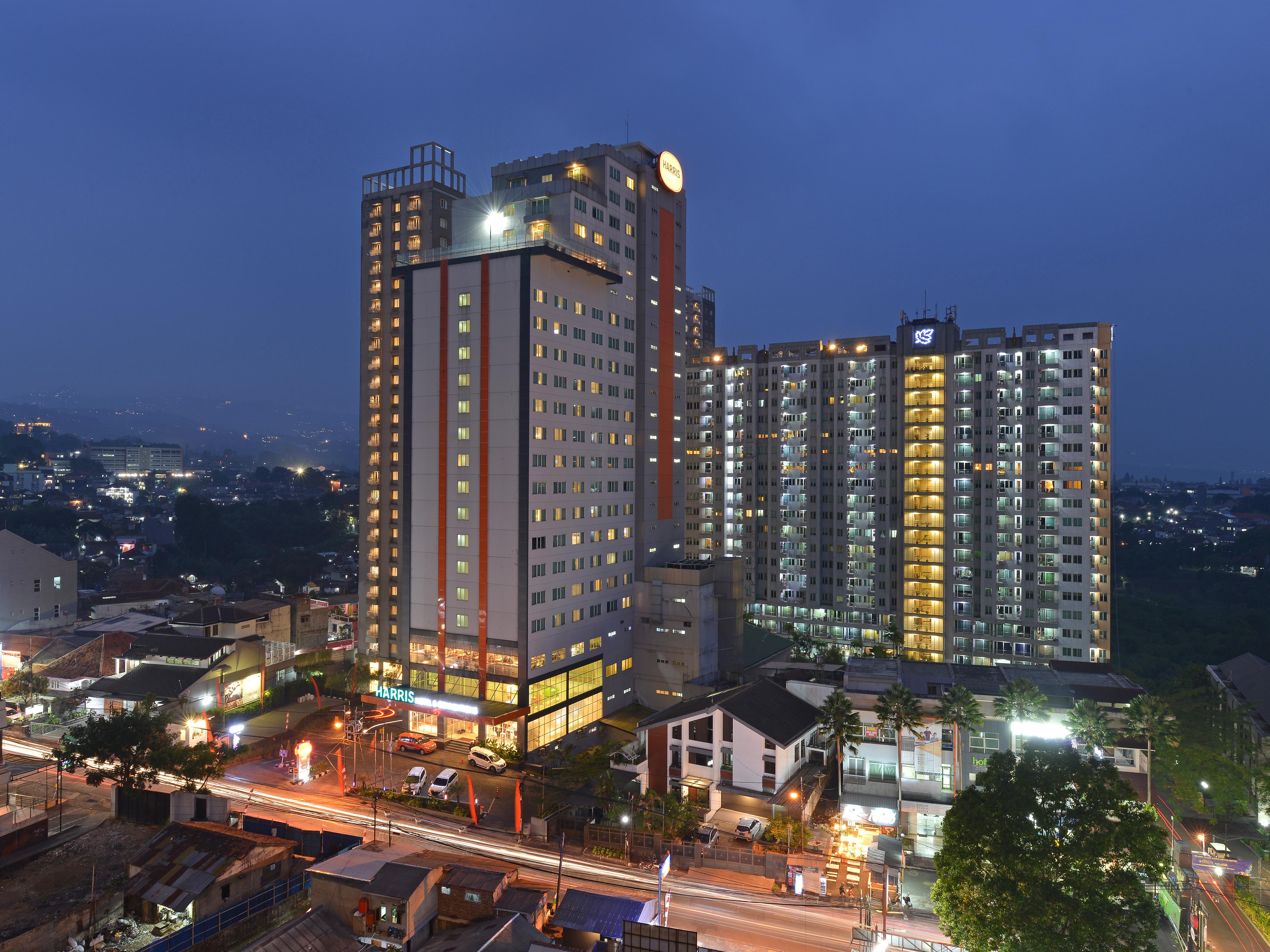 Harris Hotel & Conventions Ciumbuleuit Bandung Exteriör bild